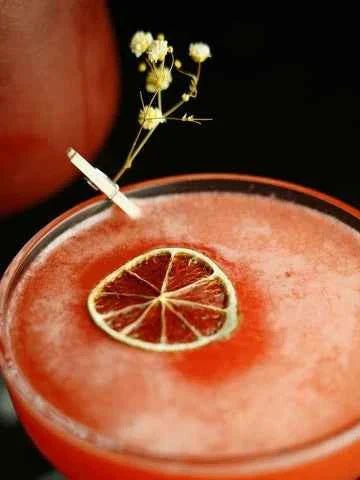 Crimson Velvet Sour Recipe: The Most Photogenic Berry Cocktail - ToGarnish